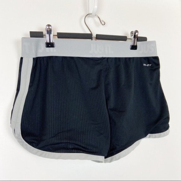 COPY - NikeTraining  Dri-Fit Mesh Shorts Size M in Black - Picture 4 of 8